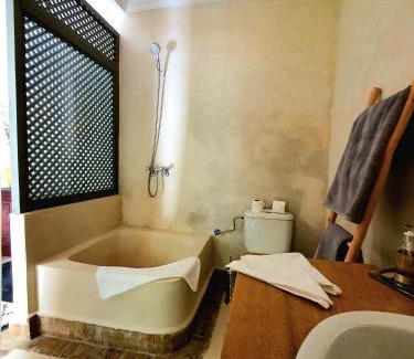 Bab Taghzout Casa | Riad Dar Zouar & Spa