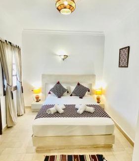 Douar Sidi Youssef Ben Ali Cama Y Desayuno | Riad dei colori