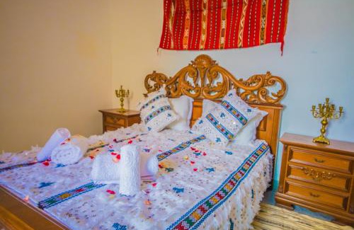 Layoun Casa | Riad Mahrez