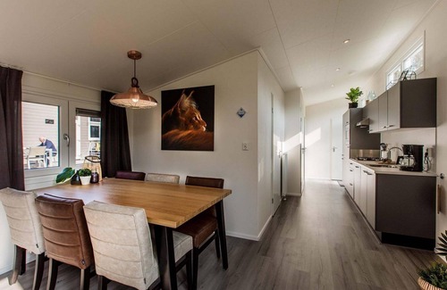 Beekbergen-Zuid Chalet De Esquí | ✓ Rialto at Recreatiepark Beekbergen ✓ Holiday home for 6 persons ✓ Located in Beekbergen (Gelderland) ✓ Holiday park on the Veluwe ✓ Book directly through the park