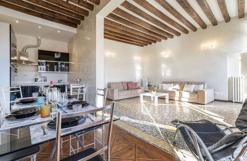 San Polo Apartamento | Rialto Grand Canal by Wonderful Italy
