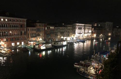 San Polo Apartamento | Rialto Terrace on the Grand Canal