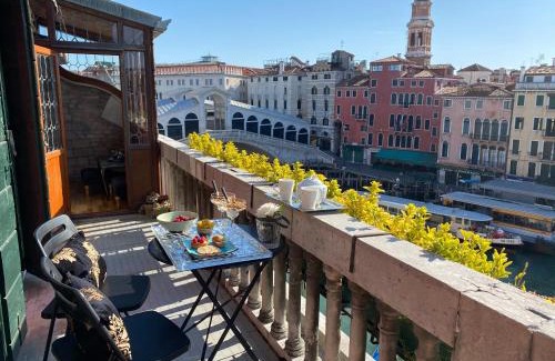 San Polo Apartamento | Rialto Terrace on the Grand Canal