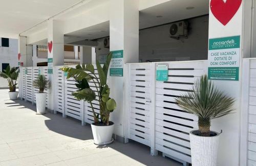 Chiesiola Casa | RICCIARDELLI HOLIDAY HOMES in paese di fronte al Mare