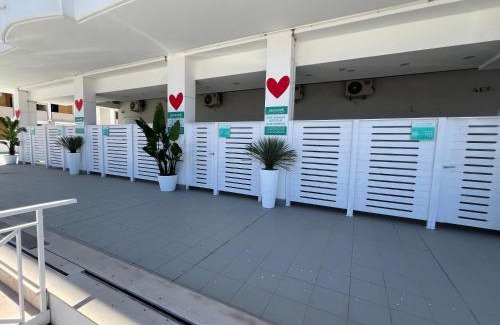 Chiesiola Casa | RICCIARDELLI HOLIDAY HOMES in paese di fronte al Mare