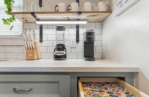 South Central Houston Apartamento | Rice Village Escape ~ Dining Shopping Fun