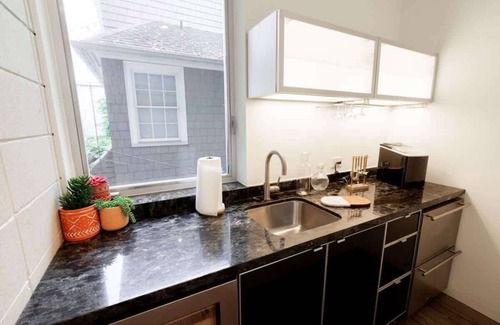 Boulevard Oaks Casa | Rice Village Retreat - Rooftop deck - Sleeps 12