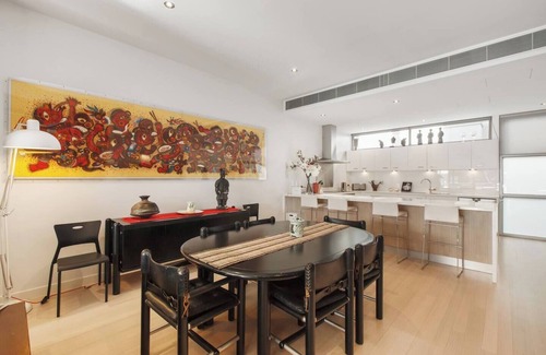 Richmond Casa | Richmond Japanese Style Townhouse close to MCG