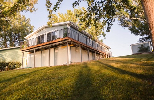 Aberdeen Apartamento | Serene 3-Bedroom Getaway with Stunning Lake Views