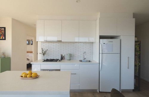 Richmond North Apartamento | Richmond Penthouse | Modern 2BR with City Views