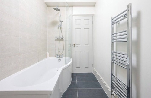 Plasnewydd Apartamento | Richmond Place by Tŷ SA