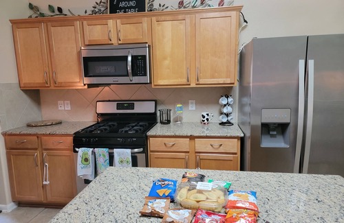 Clodine Casa | Richmond Retreat 1 story w/ backyard patio and playset near 99& Westpark Tollway