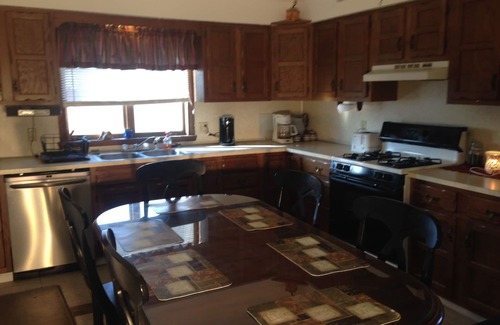 Port Clinton Casa | Richo’s Farmhouse near Lake Erie