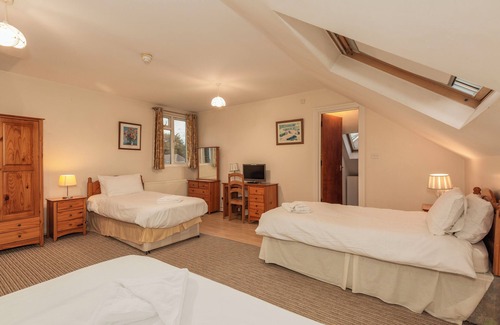 Watford Hotel | Ricky Road Guest House - Budget
