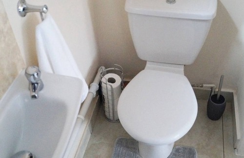 Watford Hotel | Ricky Road Guest House - Budget