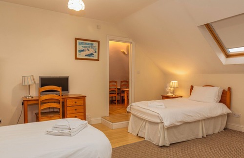 Watford Hotel | Ricky Road Guest House - Budget