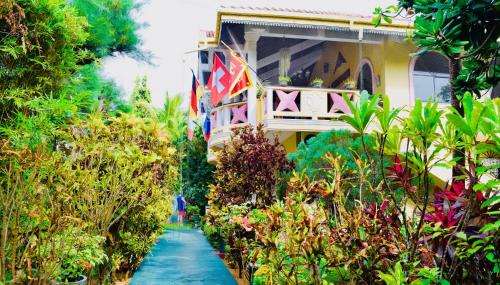 Kammala Casa | Rico Shadow Guest House & Restaurant