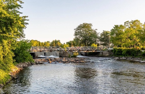 Smiths Falls Apartamento | Rideau 2Br Signature Apartment Free Parking 2