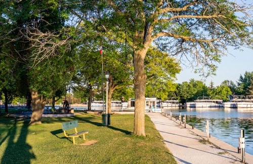 Smiths Falls Apartamento | Rideau 2Br Signature Apartment Free Parking 2