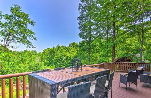 Vein Mountain Cabina | 'Ridgetop View' Nebo Cabin: Hot Tub, Fire Pit