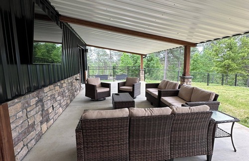 Kirby Casa | Ridgeview at Kirby Landing - Sleeps 14- 1 mile to boat landing at Lake Greeson