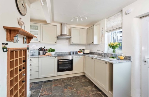 Sandsend Cabaña | RIGG COTTAGE, admite mascotas, con fuego abierto en Whitby, Ref 1015758