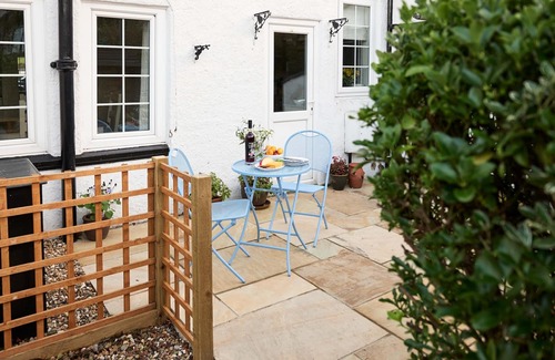 Sandsend Cabaña | RIGG COTTAGE, admite mascotas, con fuego abierto en Whitby, Ref 1015758
