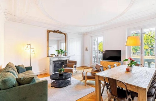Sorbonne Apartamento | RIGHT IN FRONT OF NOTRE-DAME AT QUAI SAINT-MICHEL – 160 M² - 4 BEDROOM