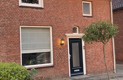 Udenhout Casa | Right in the center across from the stores