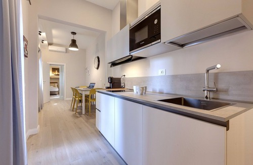 San Lorenzo Apartamento | Right in the center of the city in a modern and comfortable environment.