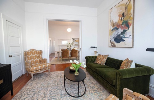 Healdsburg Casa | Right in the heart of Healdsburg lies this charming two-bedroom house