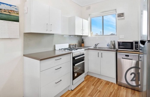 Semaphore Apartamento | Right in the heart of Iconic Semaphore!