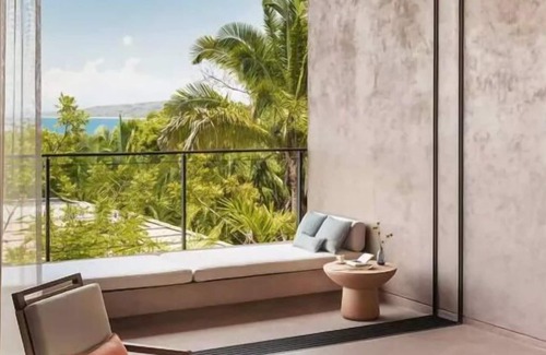 Lo de Marcos Casa | Right On The Beach! Balcony, Outdoor Pools, Free Breakfast, Free Parking!