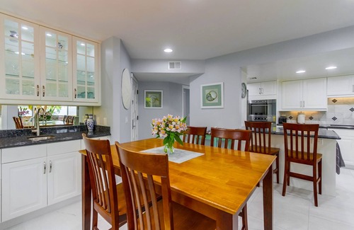 Central Mission Beach Condominio | ¡Justo en la playa! Recién remodelado 2BR / 2BA Bayfront. Perfecto para familias.