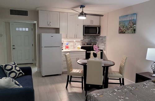 Longboat Key Apartamento | Right on the beach.Renovated ground Floor unit 63.