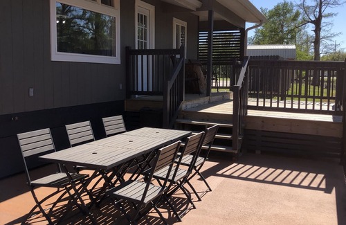 Pierre Part Casa | Right on the water! 3 Bedroom House, large deck, next to a kayak launch!
