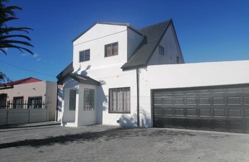 Lansdowne Apartamento | Rihla Residences - Civic Road