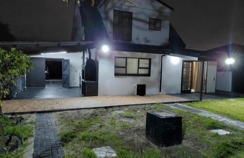 Lansdowne Apartamento | Rihla Residences - Civic Road
