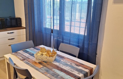 Centro Giano Apartamento | Rilassati a 50 metri dal mare. Parcheggia un auto fino a 4,3 metri di lunghezza.