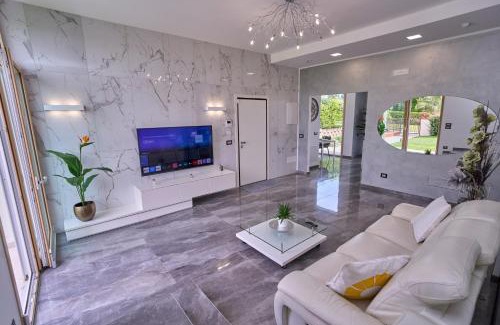 Patrignano Casa | Rimini, 4 Camere con Giardino Privato e Parcheggio Gratuito, Relax a 10 Minuti dal Mare