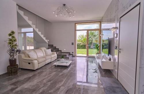 Patrignano Casa | Rimini, 4 Camere con Giardino Privato e Parcheggio Gratuito, Relax a 10 Minuti dal Mare
