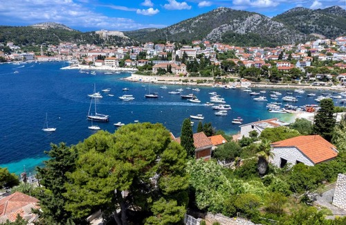 Krizni rat Apartamento | Rinada - ZF Hvar