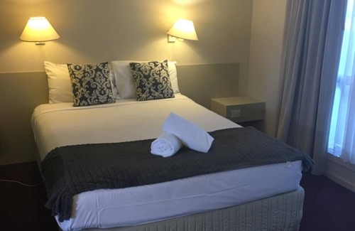 Ringwood Hotel | Ringwood Lake Inn
