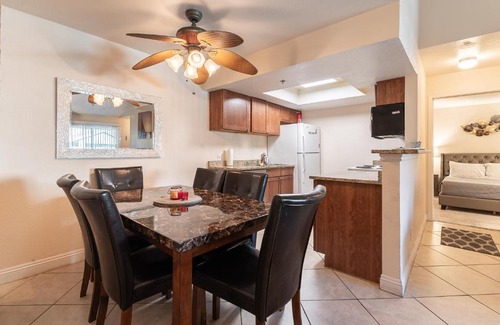 Las Vegas Apartamento | Rio-Adjacent 2BR Pool, Gym, Free Parking