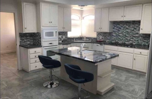 Bakersfield Casa | Rio Bravo Country Club Beautiful Custom Home