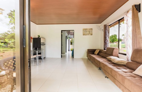 Northern Plains Apartamento | Rio Celeste Birds Garden apartment with A/C perfect for Family and couples