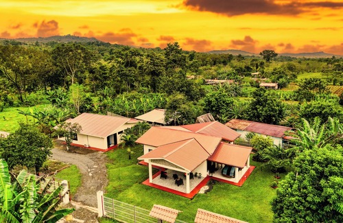 Northern Plains Apartamento | Rio Celeste Birds Garden apartment with A/C perfect for Family and couples