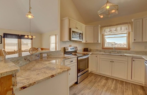 Rodanthe Casa | Rio Rodanthe: Oceanfront Paradise - Private Lazy River & Kiddie Pool +Elevator +