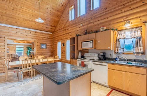 Hill City Cabina | Ripplin Creek Haven | 3 Bed, 2 Bath