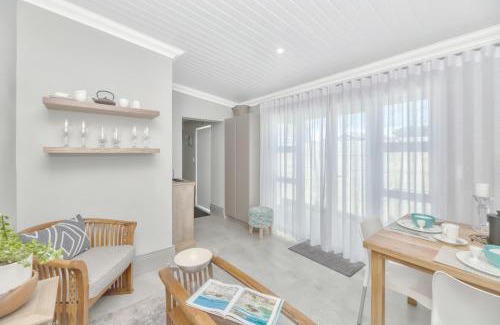 Struisbaai Apartamento | RipTide Apartment on 28 Main Road Struisbaai